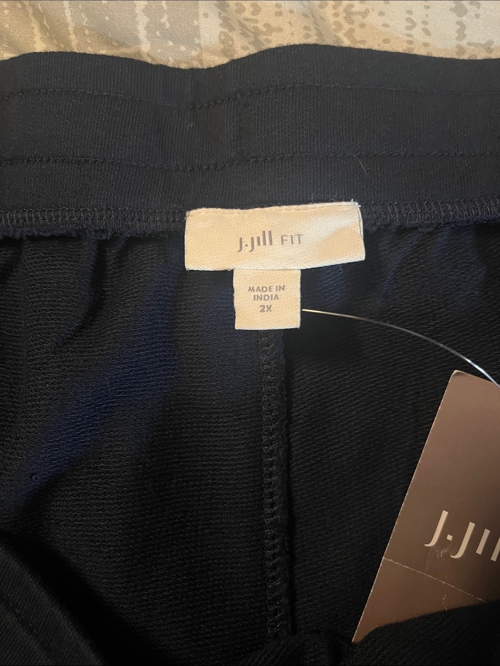 J. Jill Fit Navy Cropped Cargo Pants - Picture 4 of 6